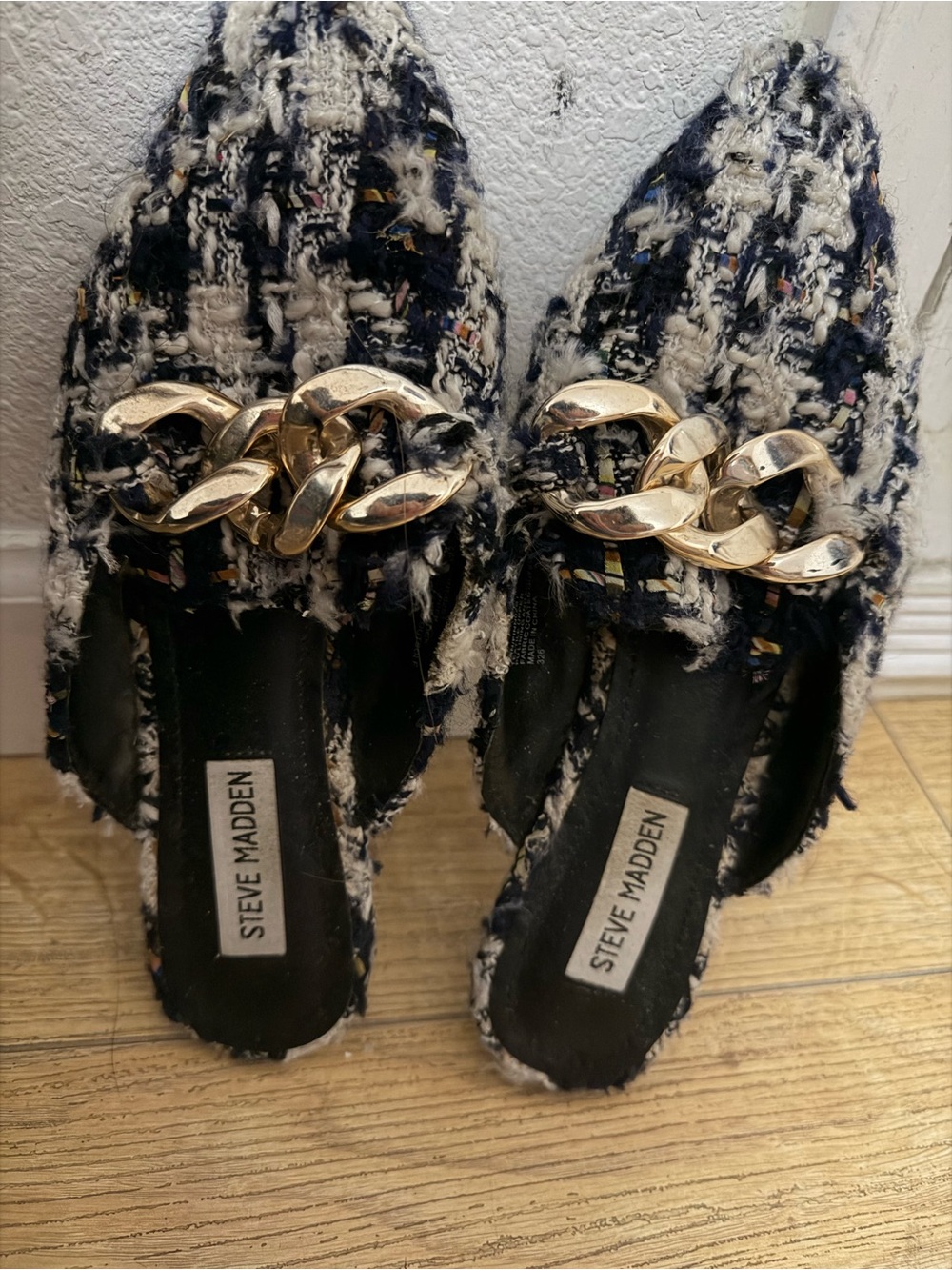 Steve Madden Navy and Cream Tweed Backless Mules with Gold Chain Size 7.5